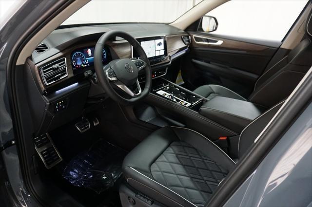 Photo of 2025 Pure Gray Volkswagen Atlas