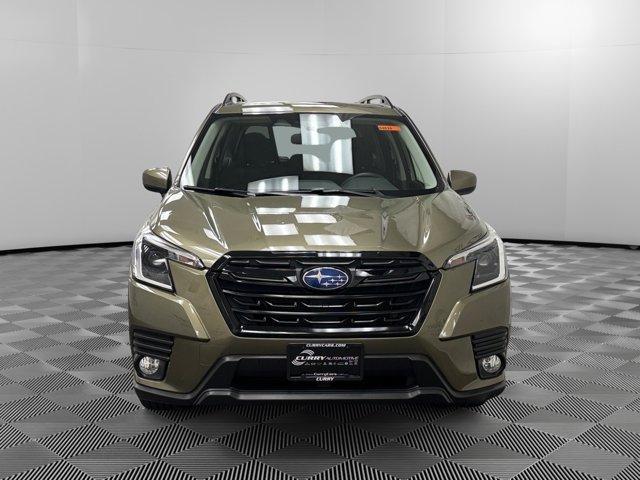 Photo of 2022 Autumn Green Metallic Subaru Forester