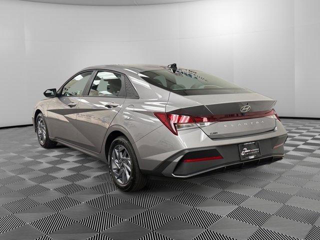 Photo of 2024 Metal Hyundai ELANTRA
