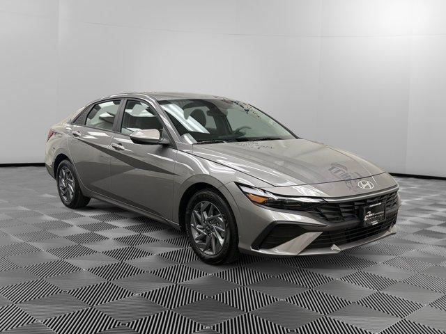 Photo of 2024 Metal Hyundai ELANTRA