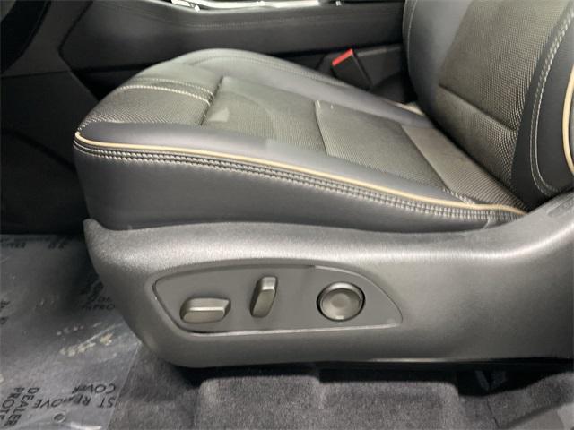 Photo of 2025 Mosaic Black Metallic Chevrolet Traverse