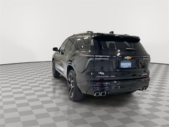 Photo of 2025 Mosaic Black Metallic Chevrolet Traverse