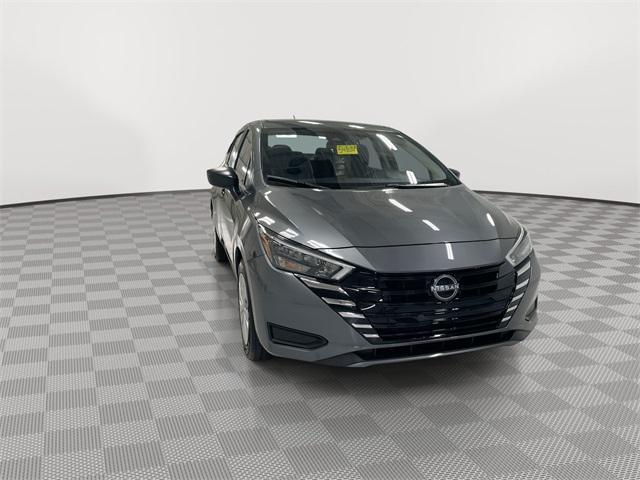 Photo of 2025 Gun Metallic Nissan Versa