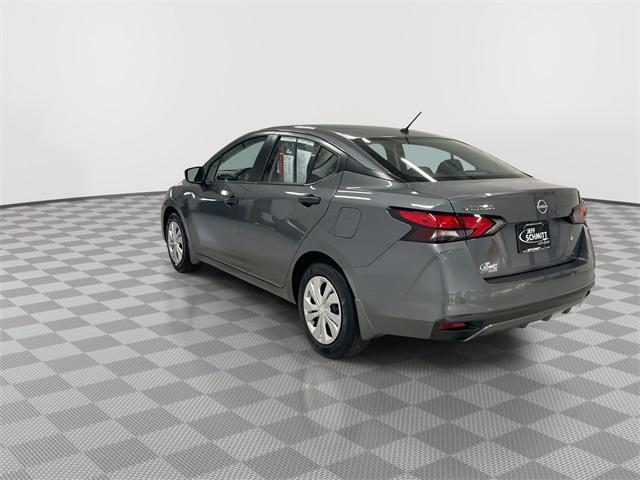 Photo of 2025 Gun Metallic Nissan Versa