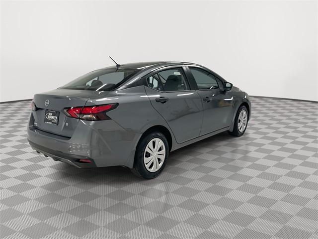 Photo of 2025 Gun Metallic Nissan Versa