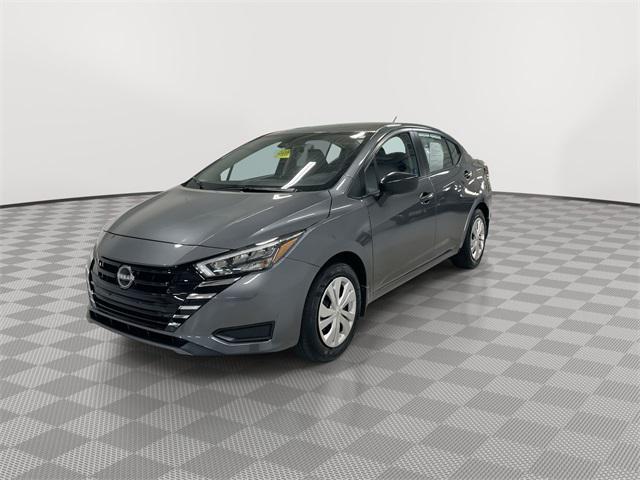 Photo of 2025 Gun Metallic Nissan Versa