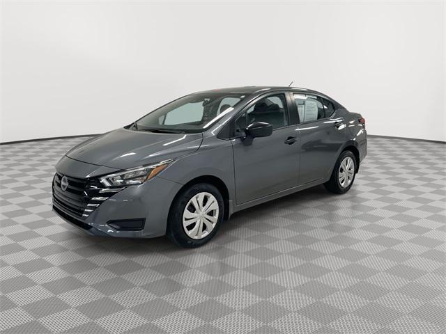 Photo of 2025 Gun Metallic Nissan Versa