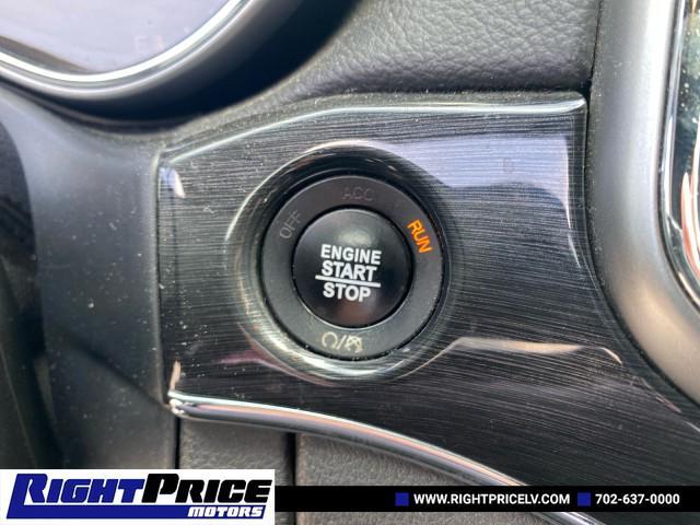 Photo of 2017 Bright White Clearcoat Jeep Grand Cherokee