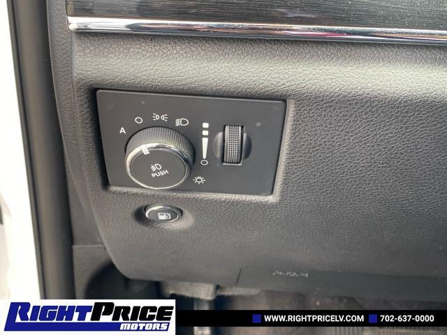 Photo of 2017 Bright White Clearcoat Jeep Grand Cherokee