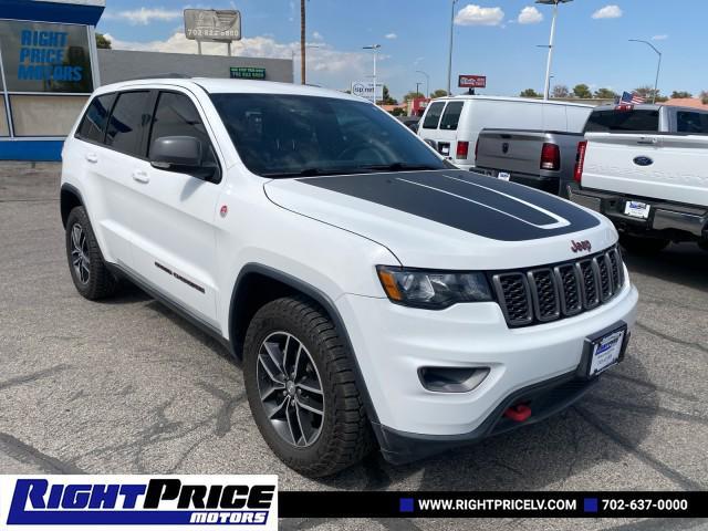 Photo of 2017 Bright White Clearcoat Jeep Grand Cherokee