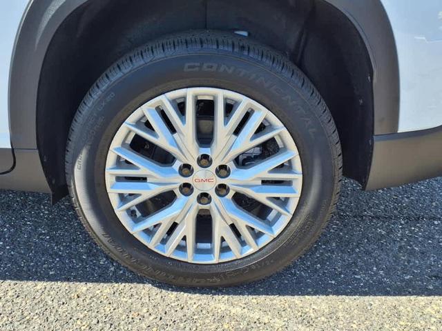 Photo of 2025 Summit White GMC Acadia