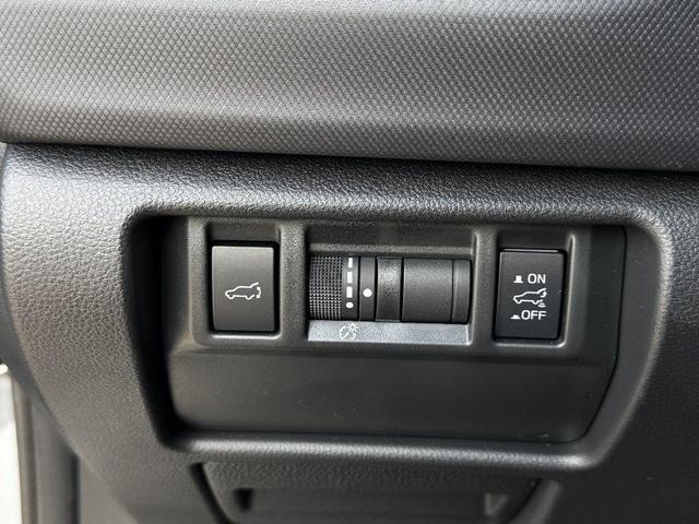 Photo of 2025 Ice Silver Subaru Forester