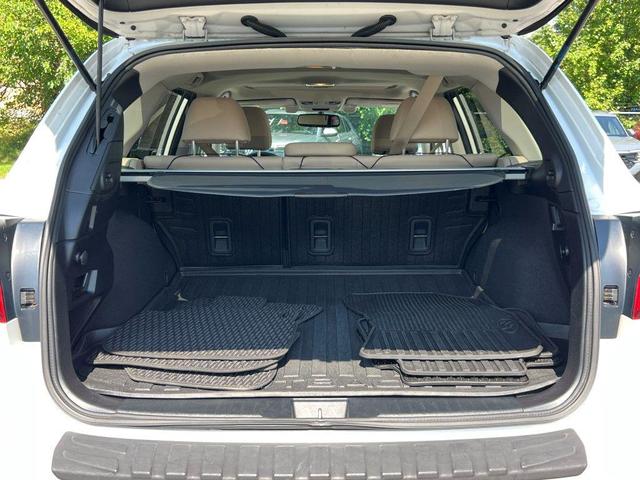 Photo of 2015 Crystal White Pearl Subaru Outback