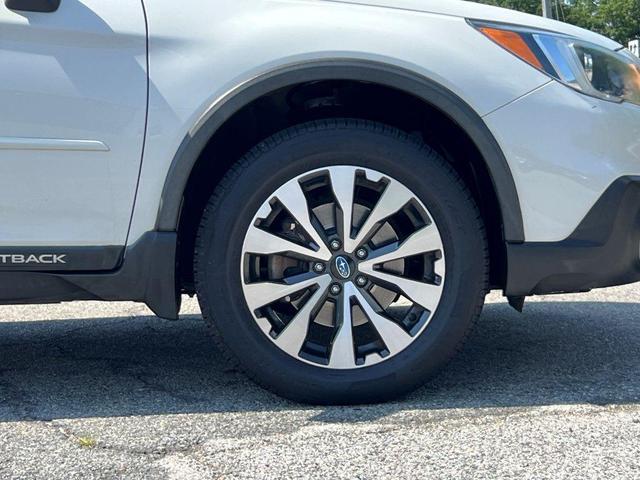 Photo of 2015 Crystal White Pearl Subaru Outback