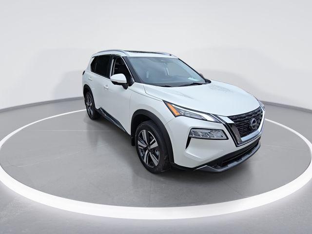 Photo of 2023 White Nissan Rogue