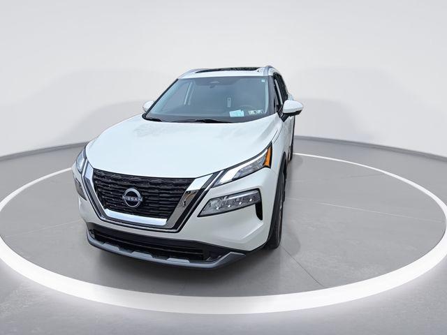 Photo of 2023 White Nissan Rogue