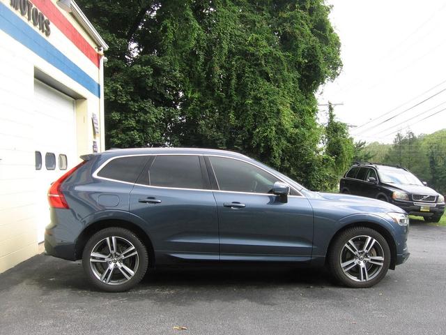 Photo of 2018 Caspian Blue Volvo XC60