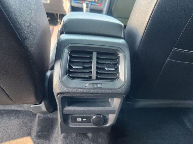 Photo of 2022 Oryx White Pearl Volkswagen Tiguan