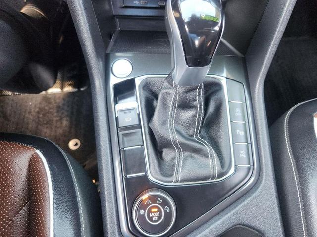 Photo of 2022 Oryx White Pearl Volkswagen Tiguan