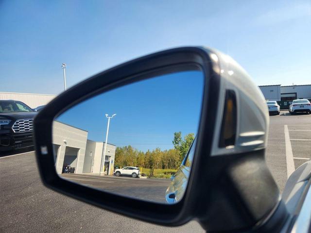 Photo of 2022 Oryx White Pearl Volkswagen Tiguan