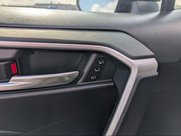 Photo of 2021 Midnight Black Metallic Toyota RAV4
