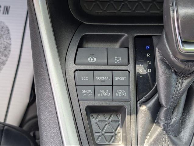 Photo of 2021 Midnight Black Metallic Toyota RAV4