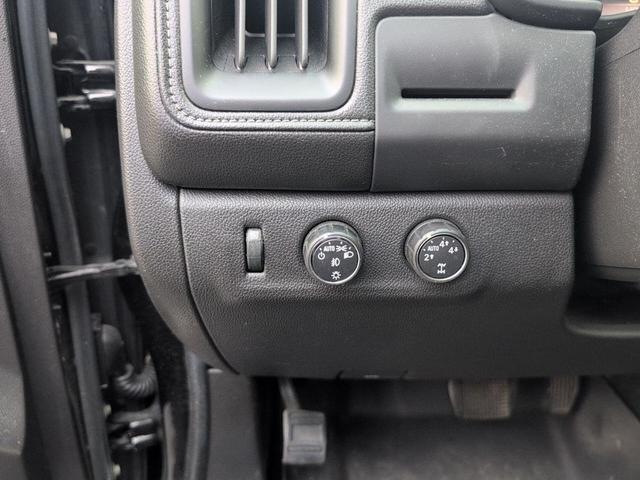 Photo of 2015 Onyx Black GMC Canyon