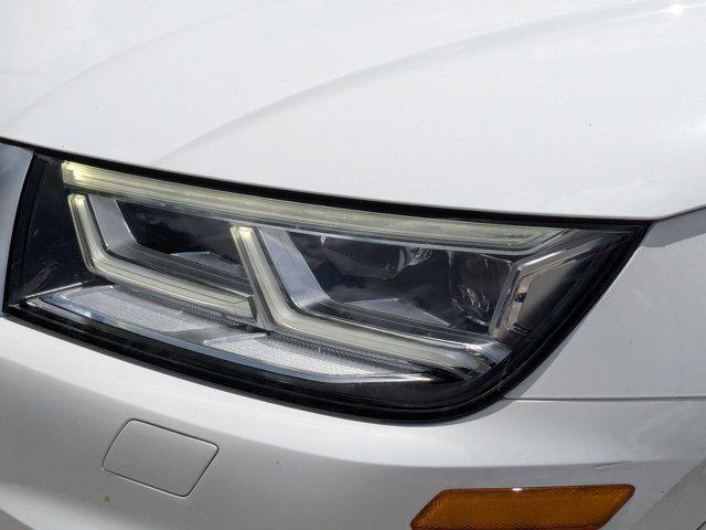 Photo of 2020 Glacier White Metallic Audi Q5