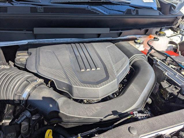 Photo of 2025 Summit White Chevrolet Traverse