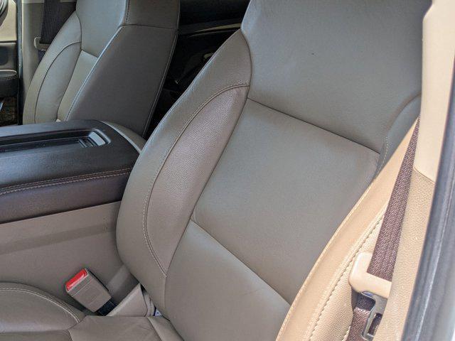 Photo of 2019 Summit White Chevrolet Suburban