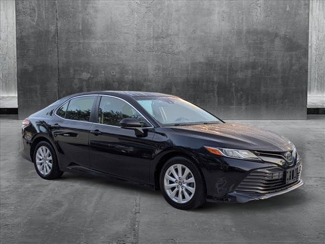 Photo of 2018 Midnight Black Metallic Toyota Camry