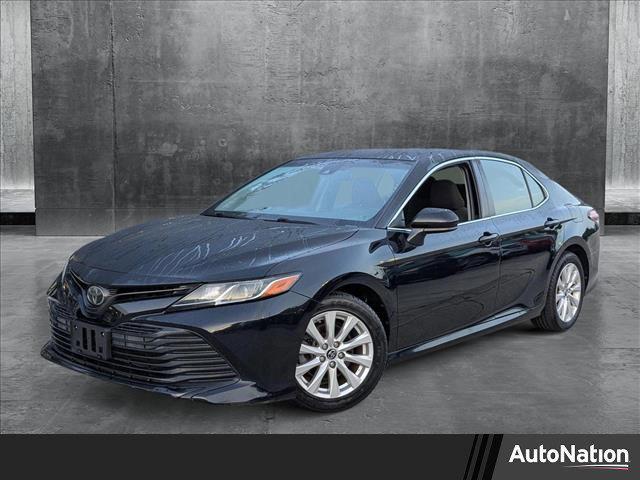 Photo of 2018 Midnight Black Metallic Toyota Camry