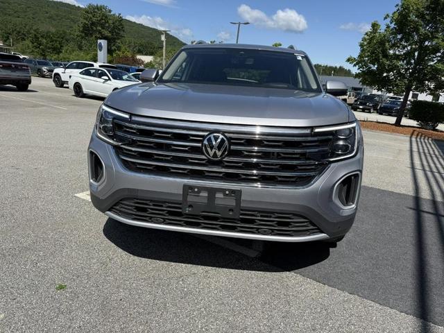 Photo of 2025 Silver Mist Metallic Volkswagen Atlas