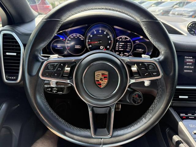 Photo of 2020 Quartzite Grey Metallic Porsche Cayenne