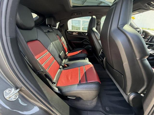 Photo of 2020 Quartzite Grey Metallic Porsche Cayenne
