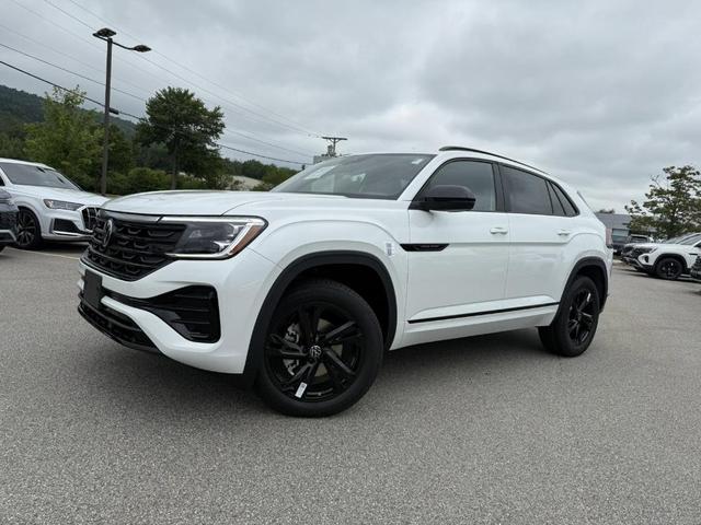 Photo of 2025 Opal White Pearl Effect Volkswagen Atlas Cross Sport