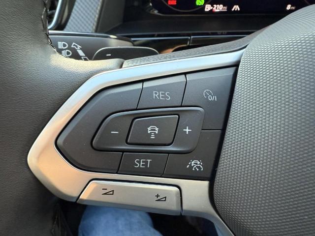 Photo of 2025 Pure White Volkswagen Atlas