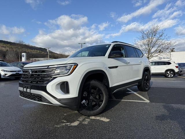 Photo of 2025 Pure White Volkswagen Atlas