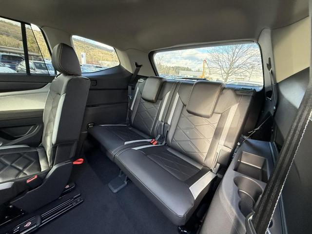 Photo of 2025 Pure White Volkswagen Atlas