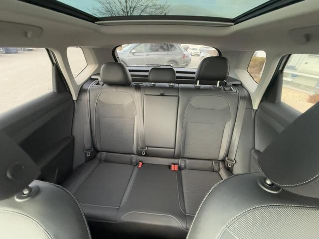 Photo of 2025 Pure White W/Black Roof Volkswagen Taos