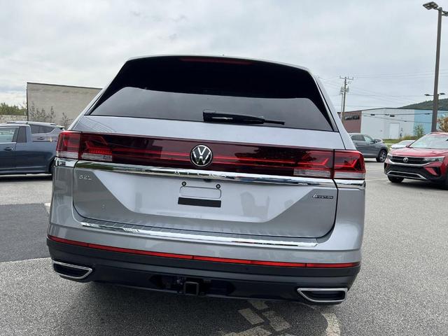 Photo of 2024 Silver Bird Metallic Volkswagen Atlas