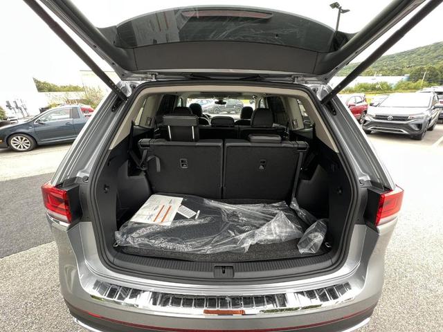 Photo of 2024 Silver Bird Metallic Volkswagen Atlas