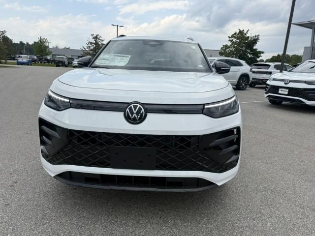 Photo of 2025 Opal White Pearl Effect Volkswagen Tiguan