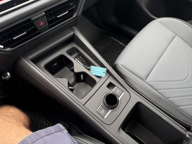 Photo of 2025 Opal White Pearl Effect Volkswagen Tiguan