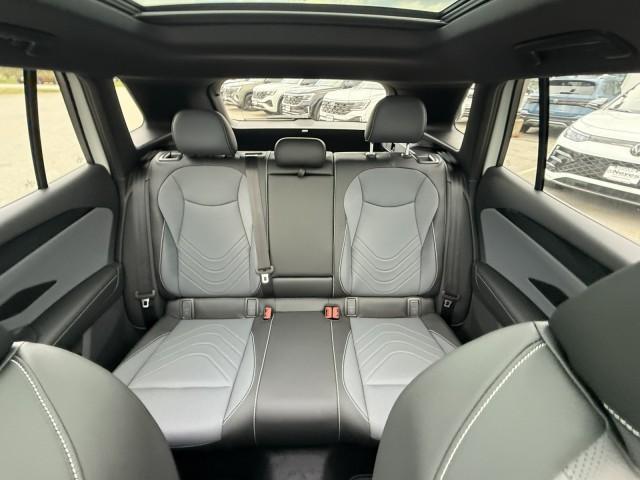 Photo of 2025 Opal White Pearl Effect Volkswagen Tiguan