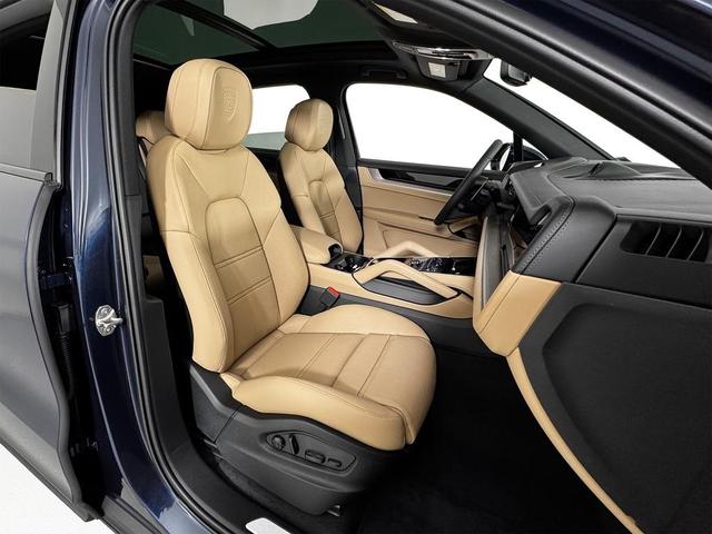 Photo of 2025 Blue Porsche Cayenne