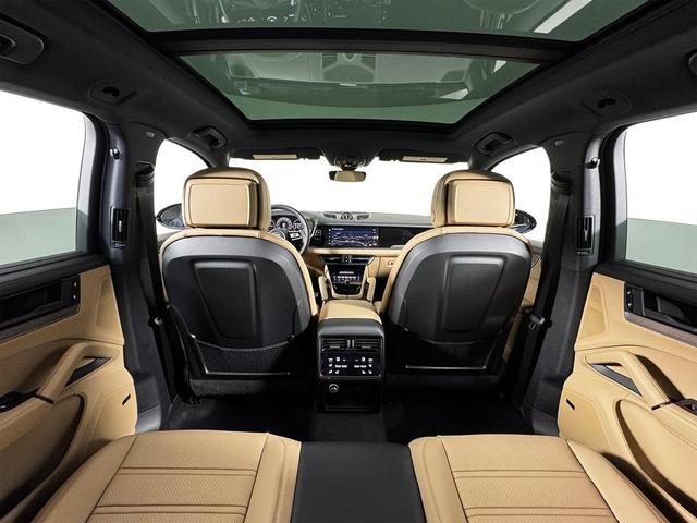 Photo of 2025 Blue Porsche Cayenne