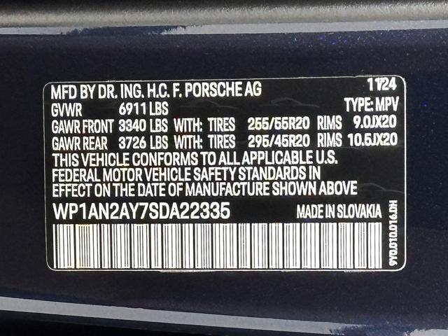 Photo of 2025 Blue Porsche Cayenne