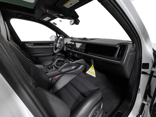 Photo of 2025 White Porsche Cayenne