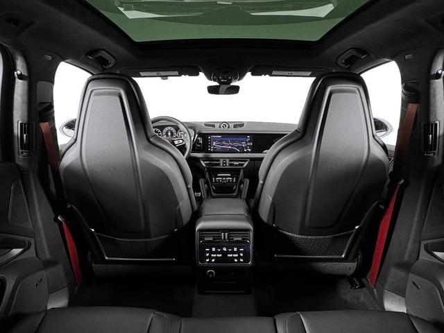 Photo of 2025 White Porsche Cayenne